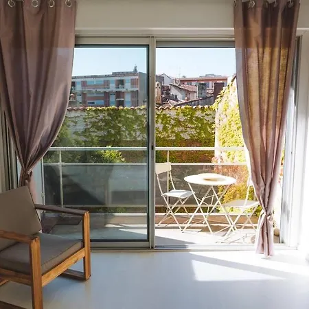 Apartment At St Georges With A Cute Patio
