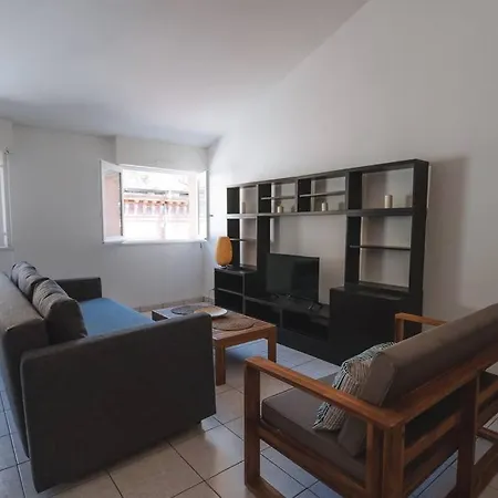Apartment Apartment At St Georges With A Cute Patio *