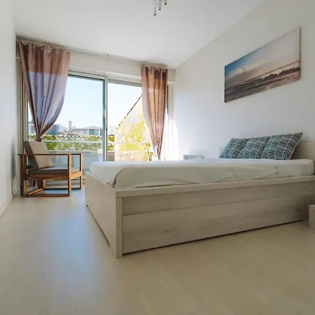 Apartment Apartment At St Georges With A Cute Patio Toulouse